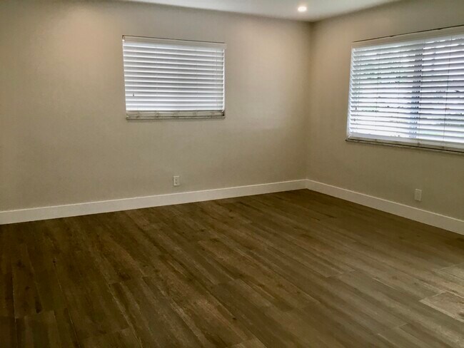 Foto del edificio - 2622 NW 54th St