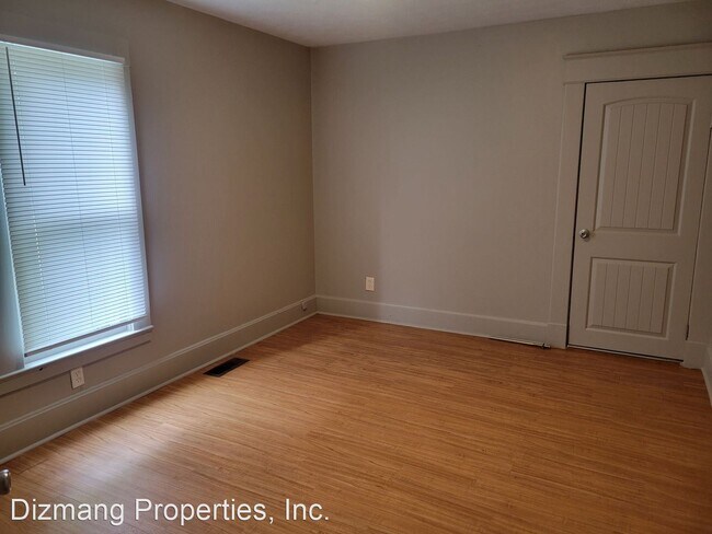 Building Photo - 2 br, 1 bath House - 943 S. Douglas