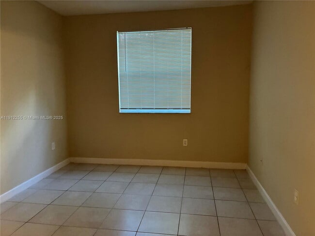 Foto del edificio - 1666 SE 27th Ct