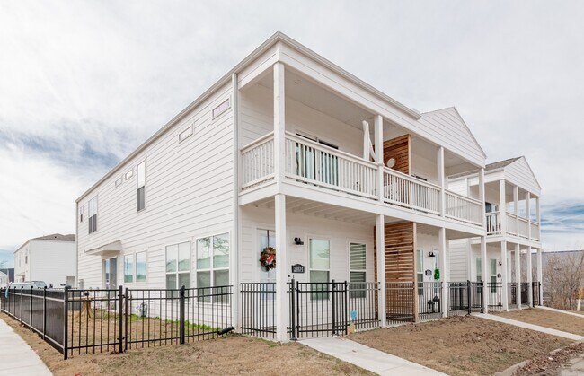 Foto del edificio - 2107 Parnell Dr