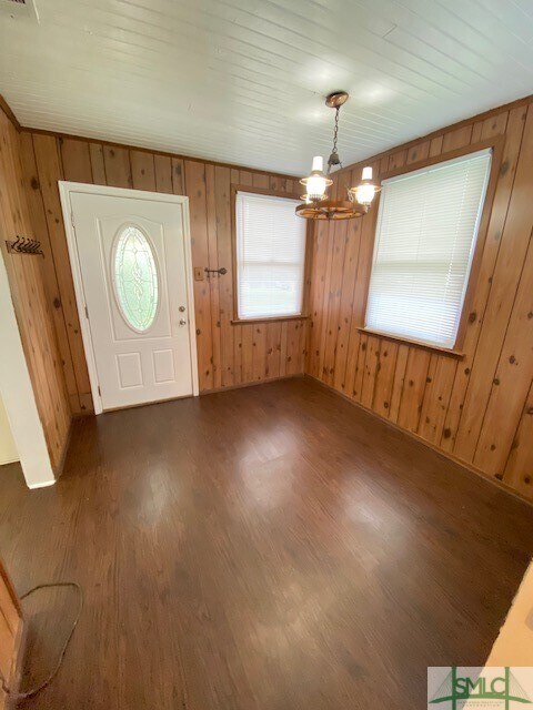 Building Photo - 107 Evora St