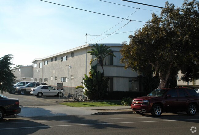 Building Photo - 6587 Cervantes