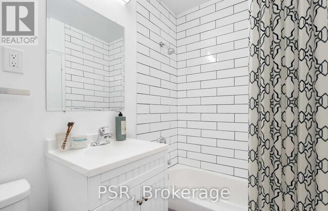 Photo du bâtiment - 600 Eglinton Ave W