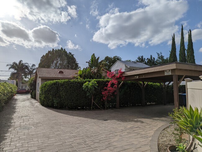 Building Photo - 6822 Yolanda Ave