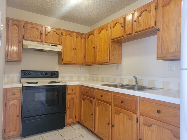 Building Photo - 506 Shiloh Dr