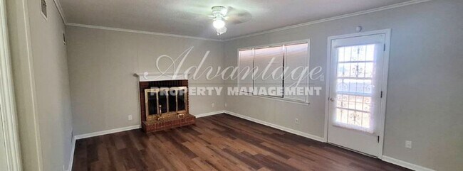 Foto del edificio - Cozy 3 Bed 2 bath Move in ready - Oakhaven