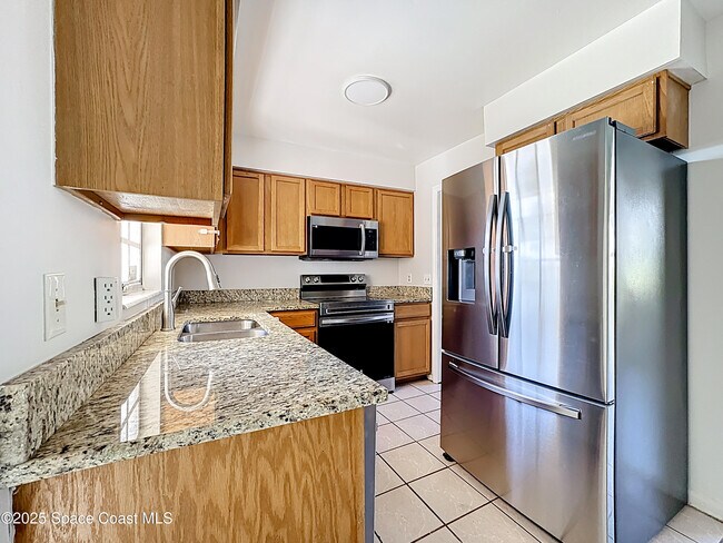 Building Photo - 1076 Coronado Dr