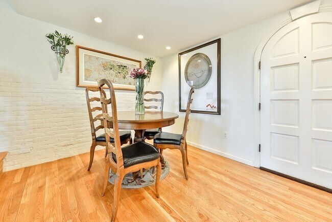 Foto del edificio - 124 Beacon St