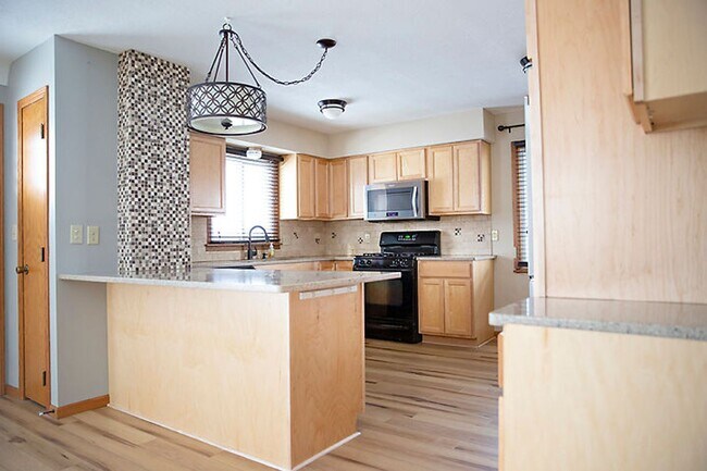 Foto del edificio - DONT MISS!!!  Wonderful Single Family in S...
