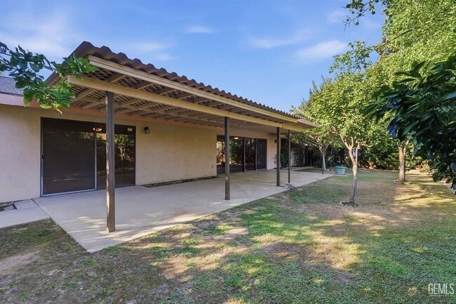 Building Photo - Kern City 55+ Community!