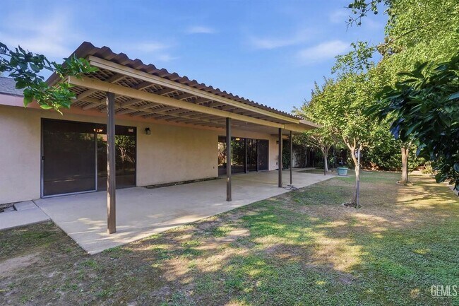 Foto del edificio - Kern City 55+ Community!