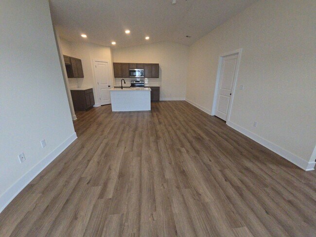 Foto del edificio - Brand-New 3BR/2BA Duplex | Open Floor Plan + Haysville Schools