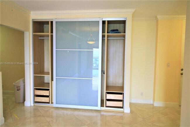 Foto del edificio - 3001 S Ocean Dr