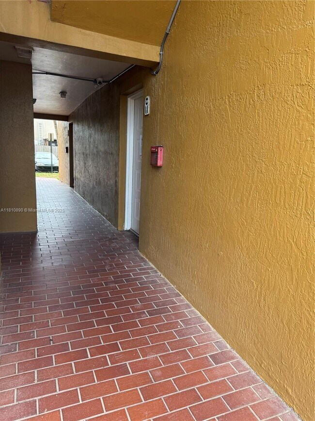 Foto del edificio - 15600 SW 80th St