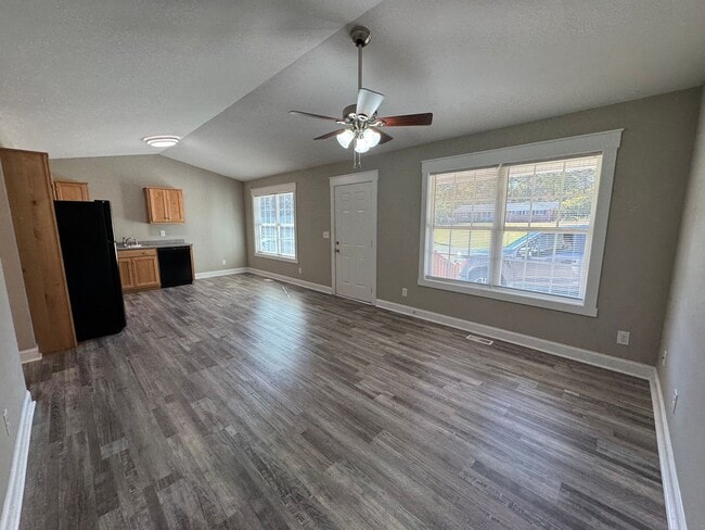 Building Photo - 310 N Varnell Rd