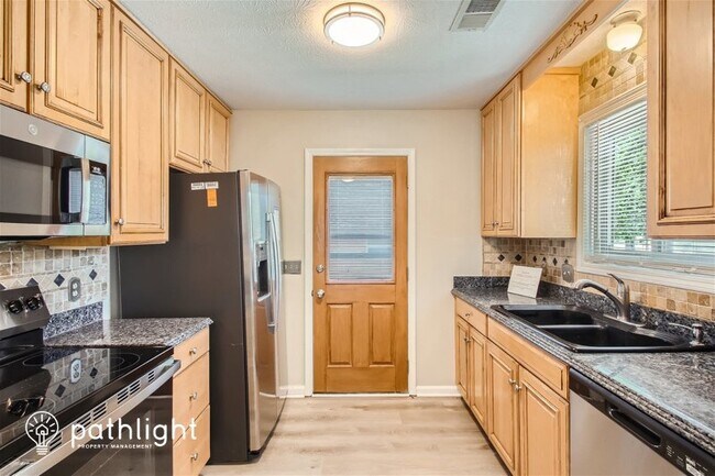 Foto del edificio - 426 Kinsey Blvd