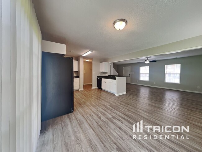 Building Photo - 10520 Katie Creek Ct