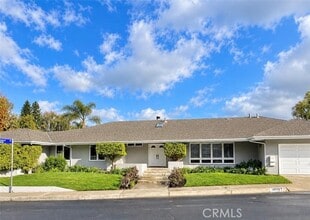 Building Photo - 16972 Oak View Dr