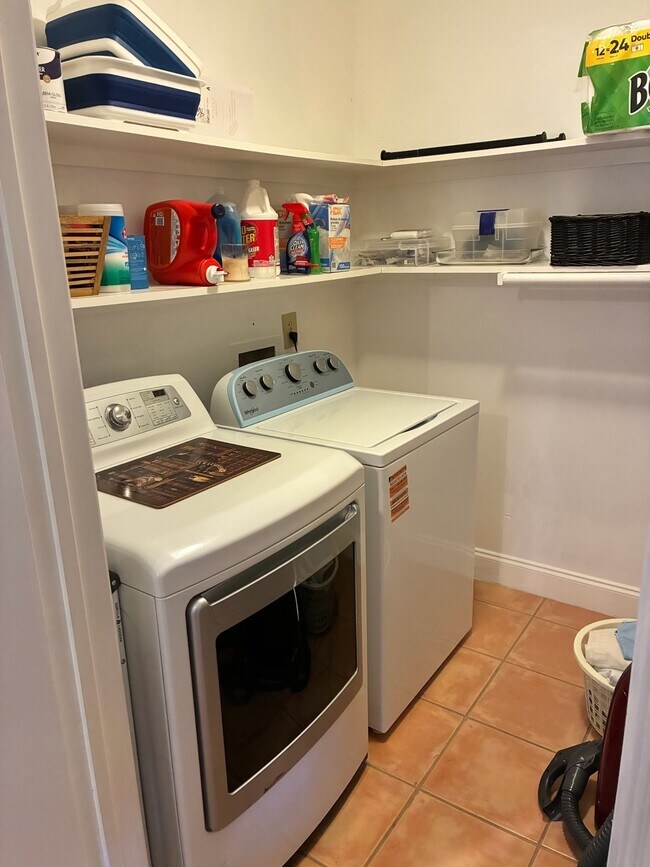 Foto del edificio - 6349 Briar Rose Dr