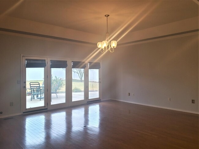 Foto del edificio - 8000 Pleasant Oaks Dr
