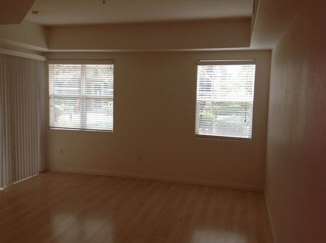 Foto del edificio - Great 2 Bed 2 Bath Condo in Guard Gated Co...