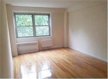 Building Photo - 105 Riverdale Ave