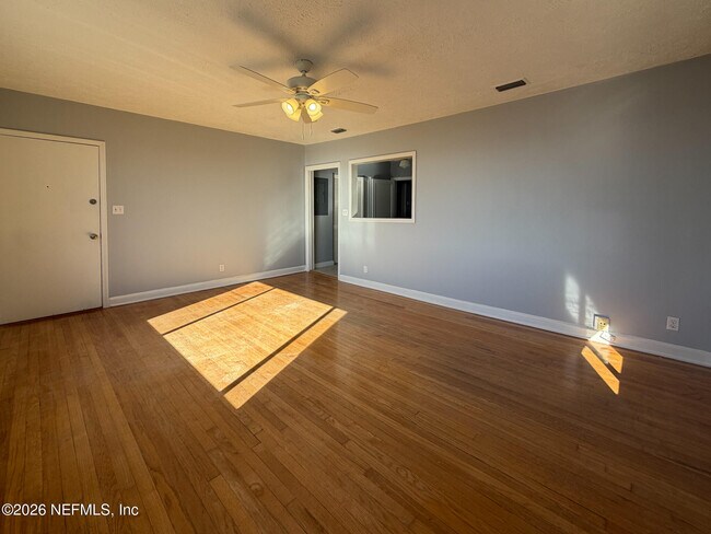 Foto del edificio - 1733 River Rd