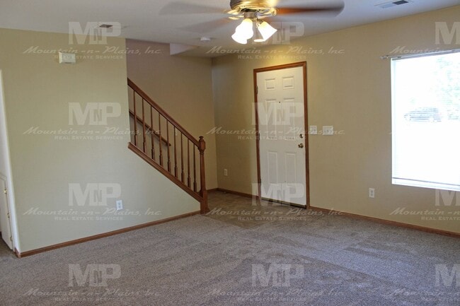 Building Photo - 303 Plowman Ct