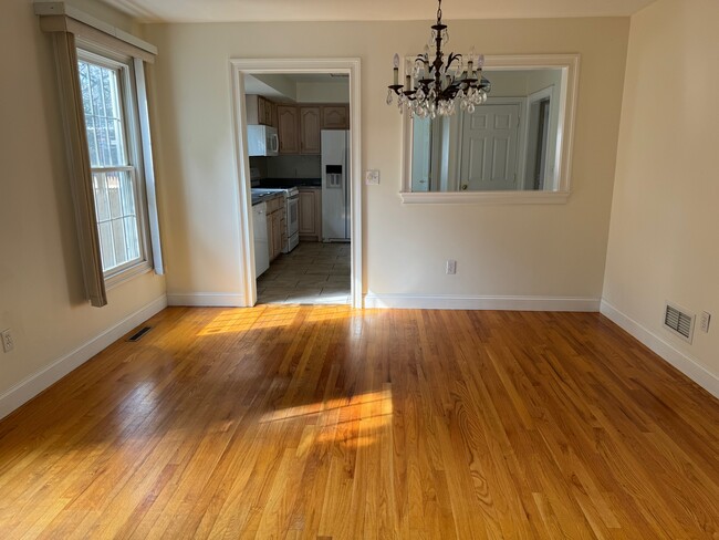 Dining Room - 64 William St