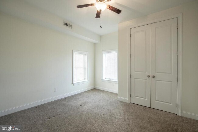 Foto del edificio - 30 W State St