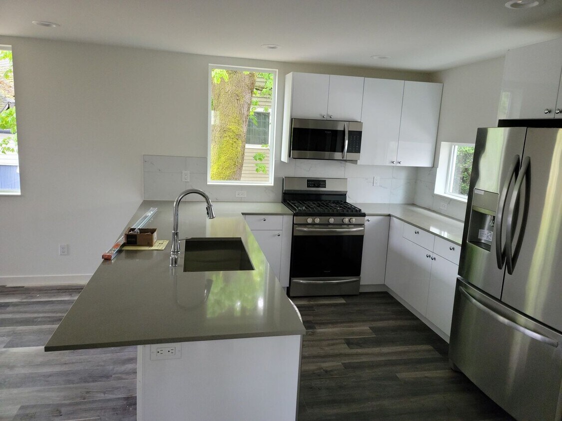 Foto principal - SEA 4709 8th Ave NE