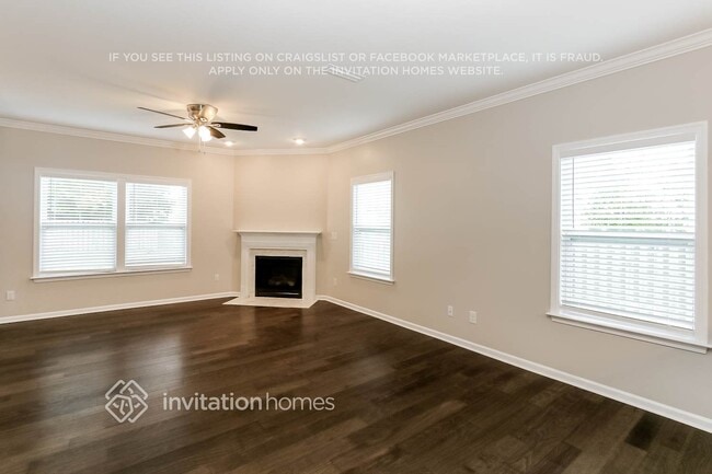 Foto del edificio - 14230 Lake Crossing Dr