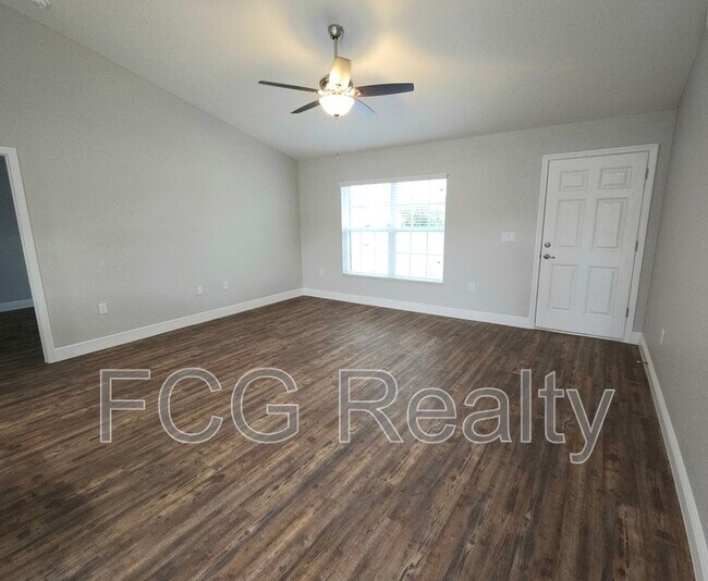 Foto del edificio - 4750 SW 139th St Rd