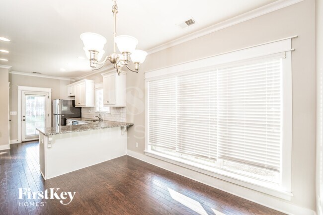 Foto del edificio - 5071 Brooke's Crossing Blvd