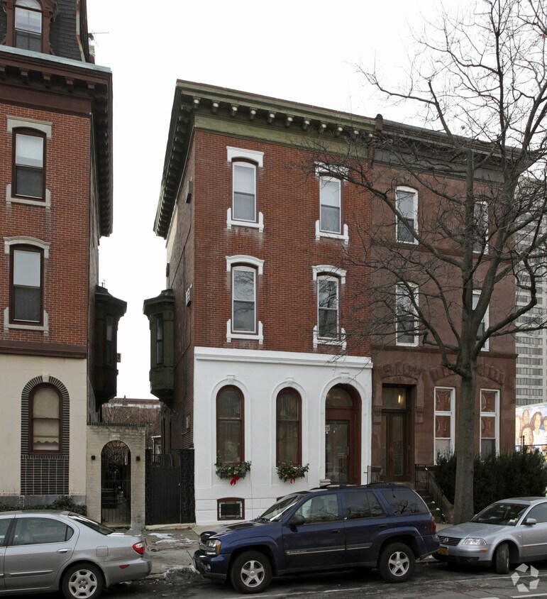 Foto principal - 1916 Spring Garden St