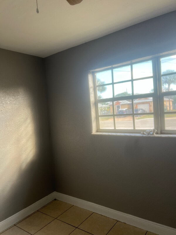 Foto del edificio - 2401 NW 7th St