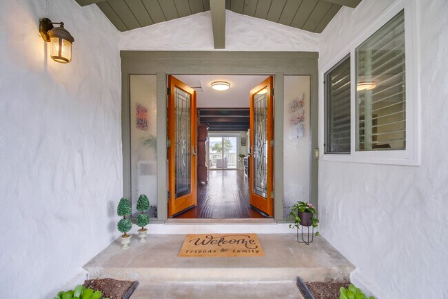 Building Photo - 1052 Ranchito Vis