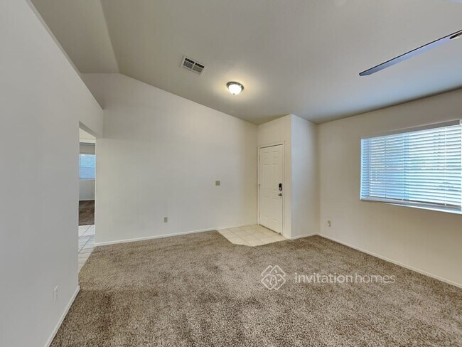 Building Photo - 7420 E Dewan Ave