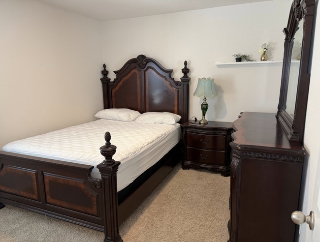 Building Photo - Room in Single Family Home on Brooklyn Dr