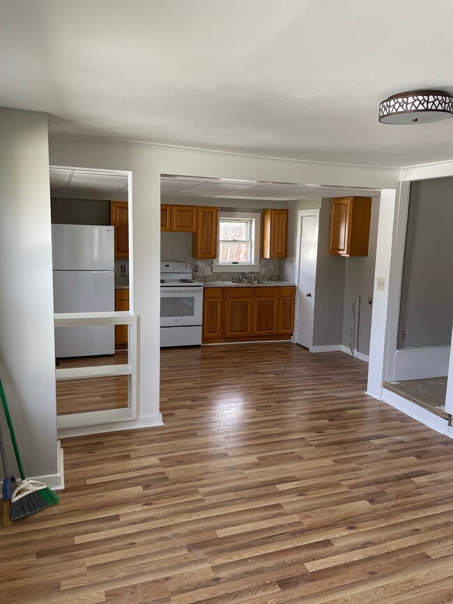 187 Wells St Unit 187 Wells St, Greenfield, MA 01301 Apartments in