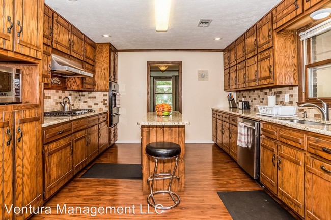 Building Photo - 4 br, 2 bath House - 320 Pine Trail Rd