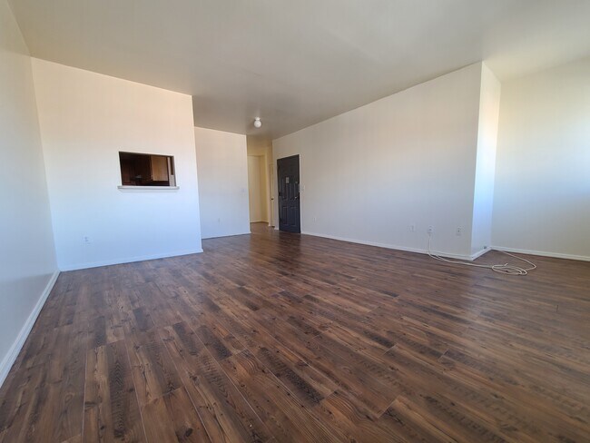 Building Photo - 1702 Park Pl