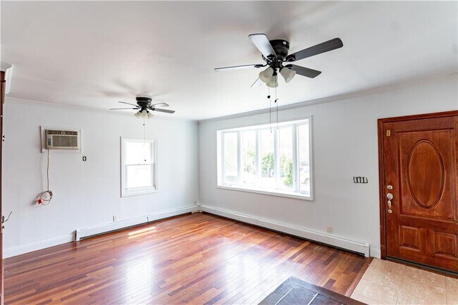 Foto del edificio - 2133 E 17th St