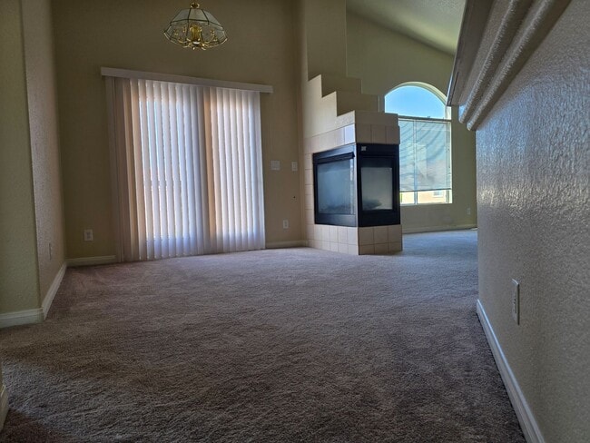 Building Photo - Gated Community  Townhome  2 bedroom, 2 ba...