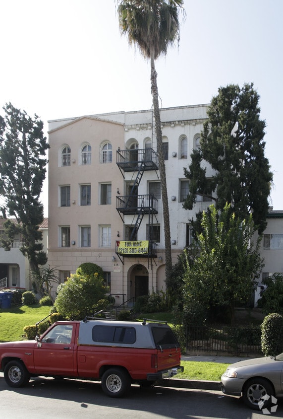 Building Photo - 135 N New Hampshire Ave