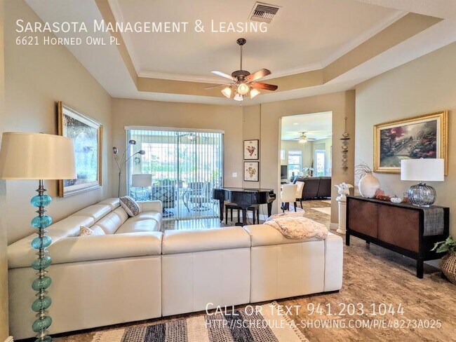 Foto del edificio - 4 Bed 3 Bath with Den Executive Pool Home ...