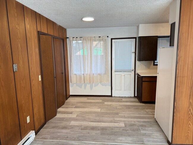 Foto del edificio - 222 N Beacon St