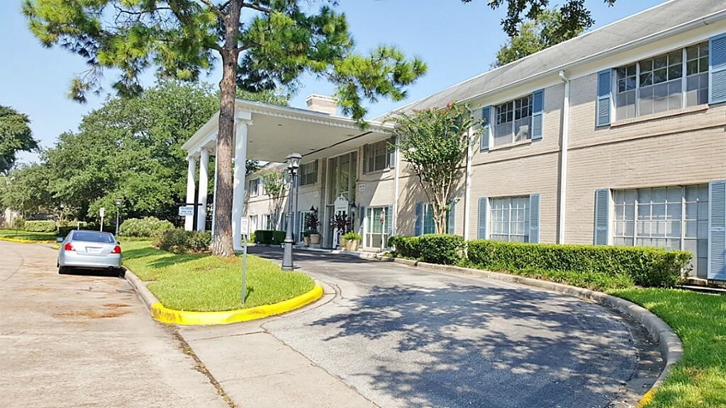 2600 Bellefontaine St Unit D15, Houston, TX 77025 Condo for Rent in