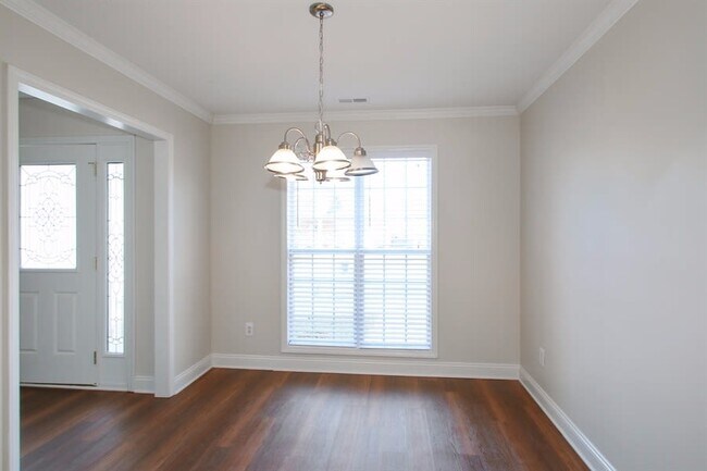 Building Photo - 1616 Battle Ln