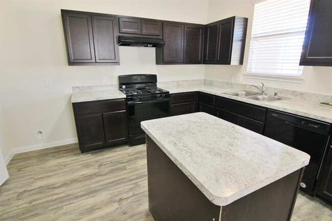 Building Photo - 6259 Brenwood Cir